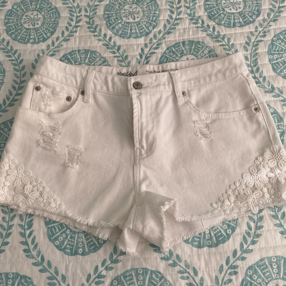 Women’s Mossimo white shorts
